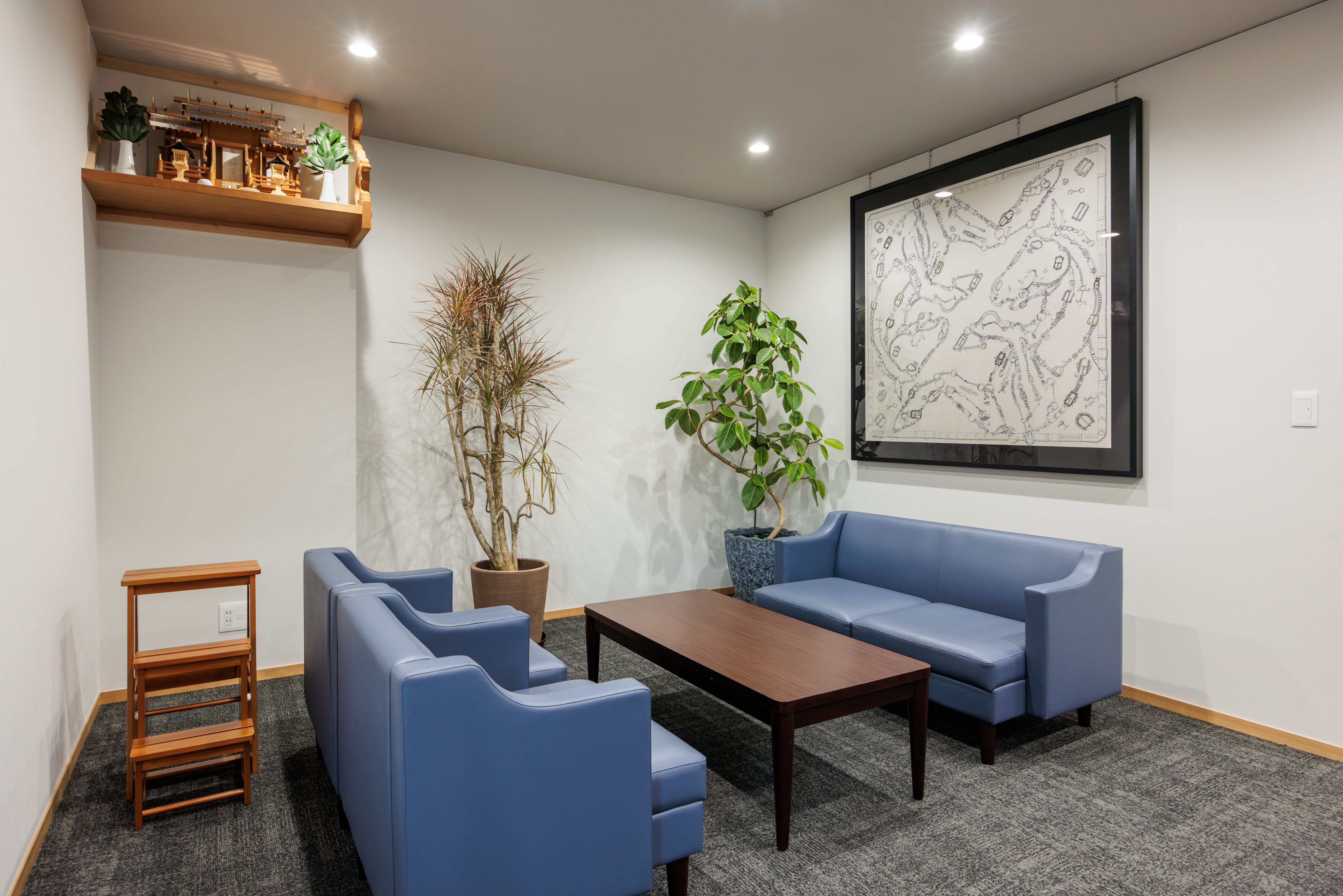 社内での打ち合わせに最適な執務室内に設置した小スペース